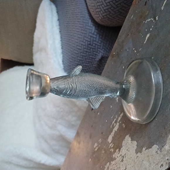 Pressed glass vintage figural fish candlestick holder 7" - Picture 11 of 11